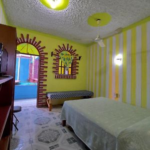 Habitación Económica con 2 Camas Individuales